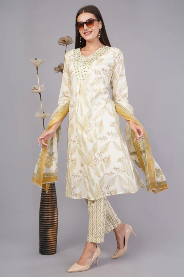 Vaidahi's Floral Fantasia: V-Neck Suit with Mirrorwork & Printed Dupatta